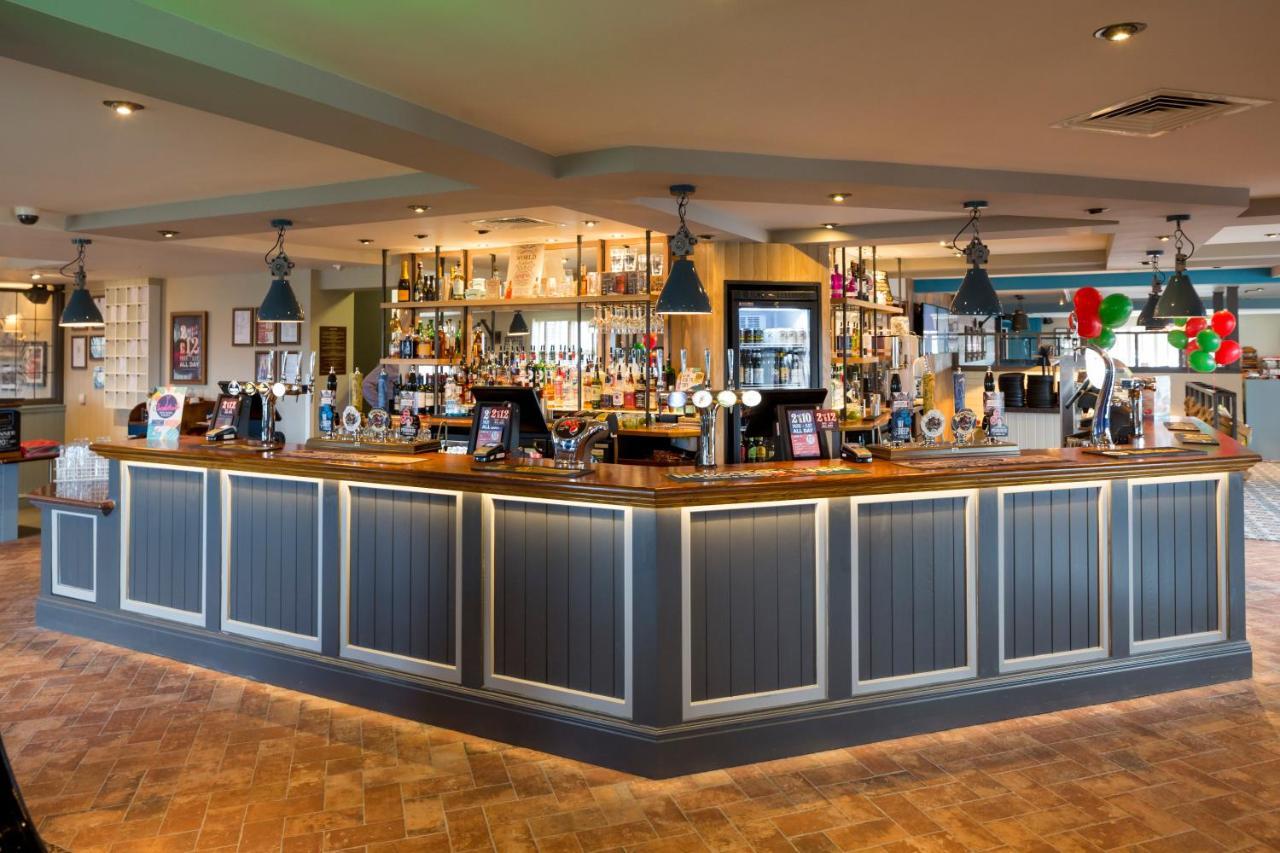 Sessile Oak, Llanelli By Marston'S Inns Экстерьер фото
